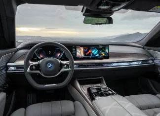 The BMW i7 2023
