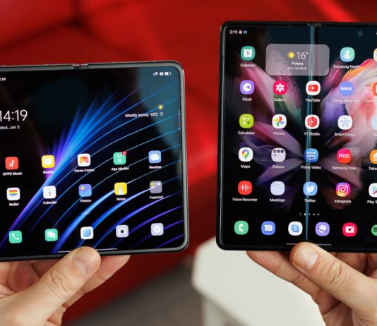 Oppo's first foldable flip phone